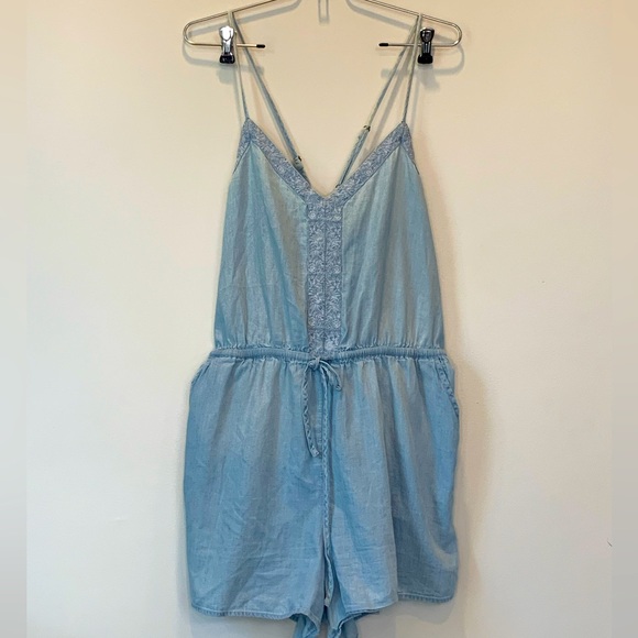 Melrose & Market Sleeveless light Blue Washed Denim Romper- women - Picture 1 of 4